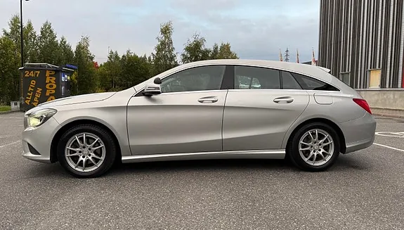 Mercedes-Benz Cla180 2015 photo 2