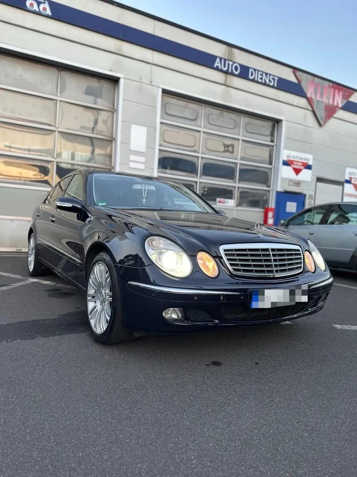 Mercedes-Benz E320