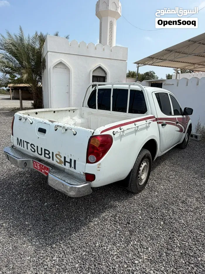 Mitsubishi L200 2008 photo 2