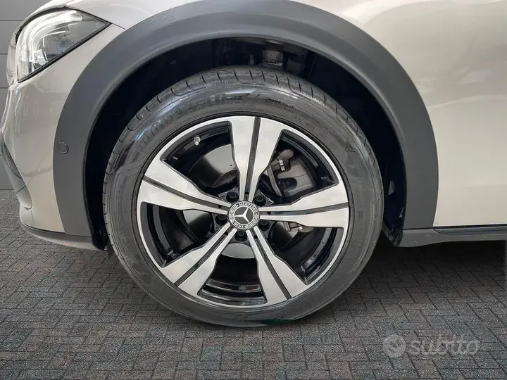 Mercedes-Benz C-Class 2023 photo 5