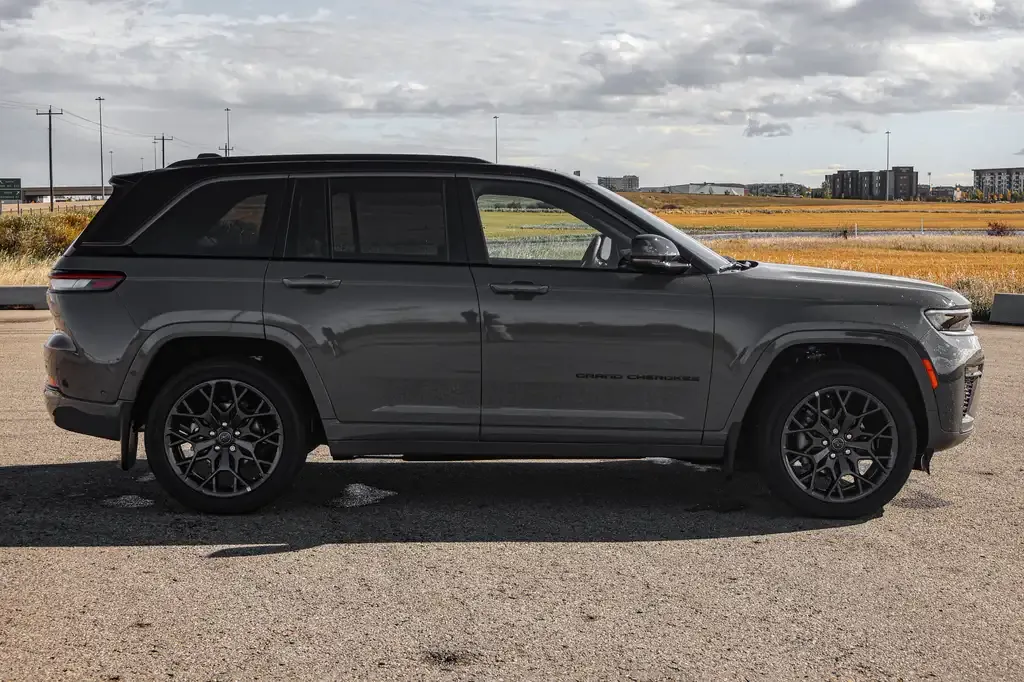 Jeep Grand Cherokee 2027 photo 5