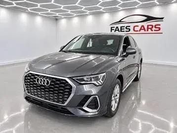 Audi Q3 2022 photo 2