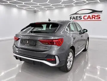 Audi Q3 2022 photo 3