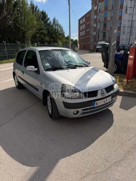 Renault Clio 2002 photo 2