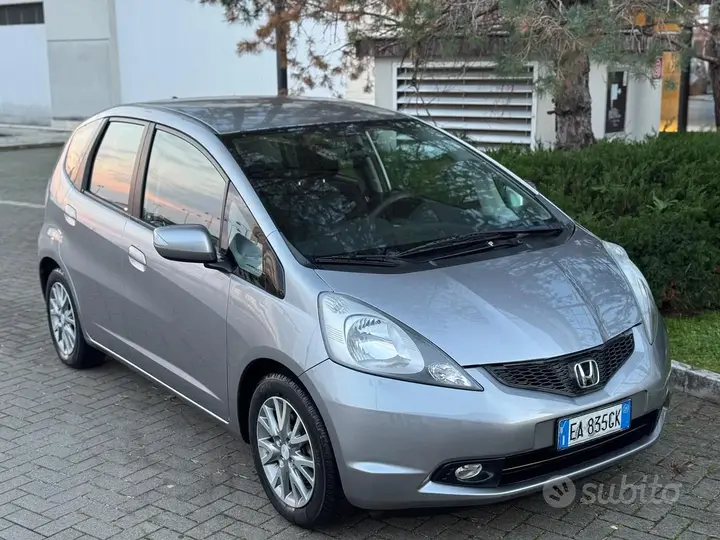 Honda Jazz 2009 photo 2