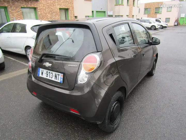 Chevrolet Spark 2011 photo 4