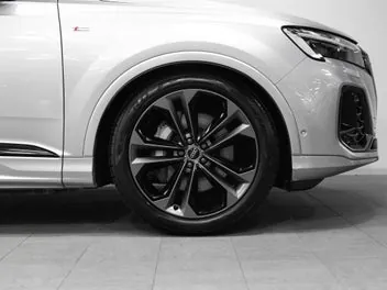 Audi Q7 2025 photo 4