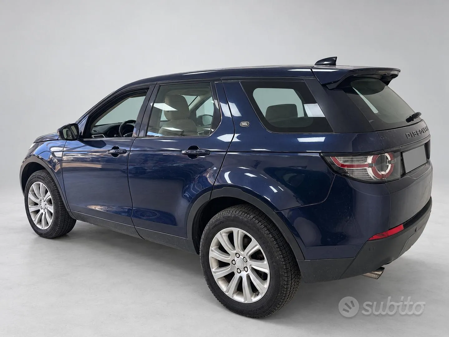 Land Rover Discovery Sport 2016 photo 2