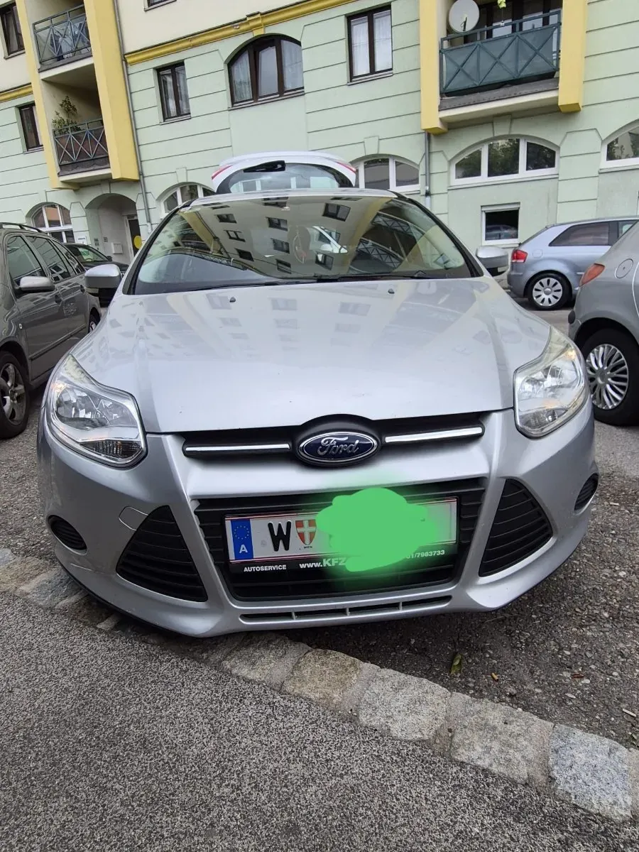 Ford Focus 2013 photo 2