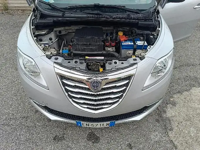 Lancia Ypsilon 2012 photo 5