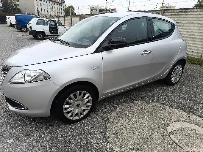 Lancia Ypsilon 2012 photo 4