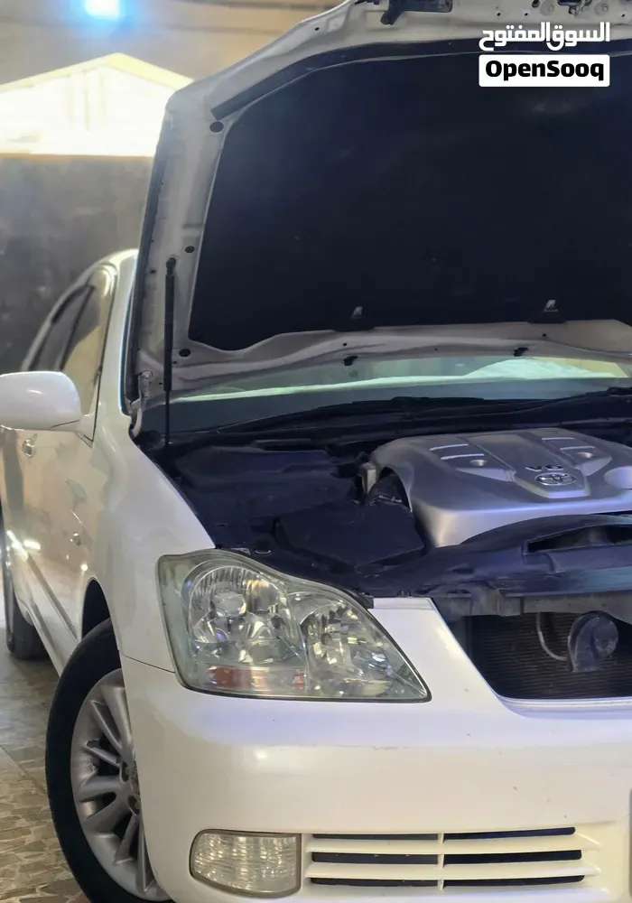 Toyota Crown 2004 photo 4