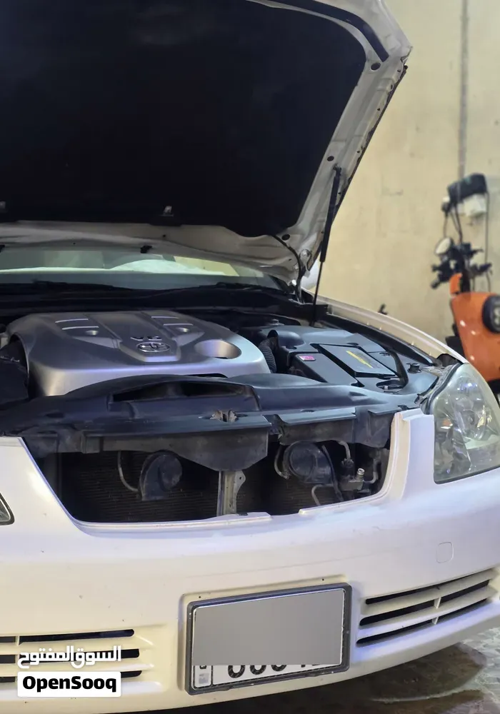 Toyota Crown 2004 photo 2