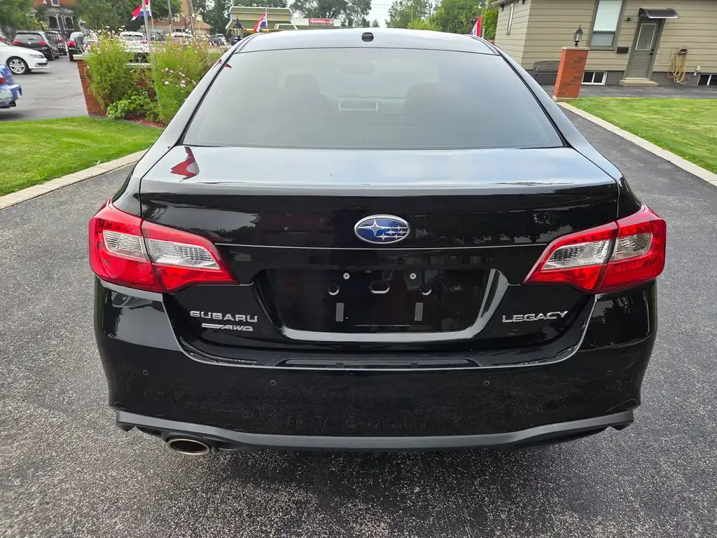 Subaru Legacy 2018 photo 4