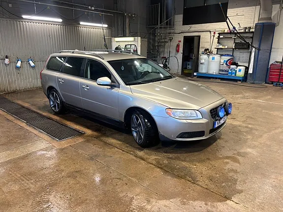 Volvo V70 2010 photo 4