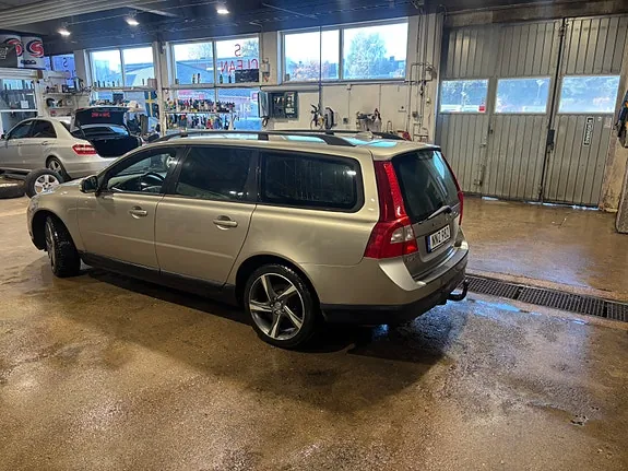 Volvo V70 2010 photo 5