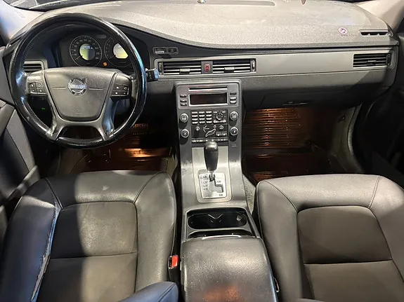 Volvo V70 2010 photo 3