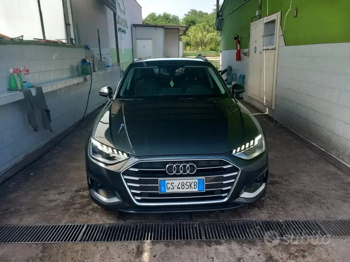 Audi A4 2024 photo 2