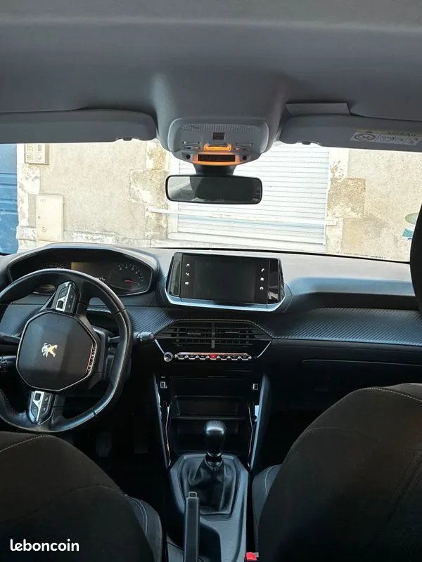 Peugeot 208 2020 photo 2