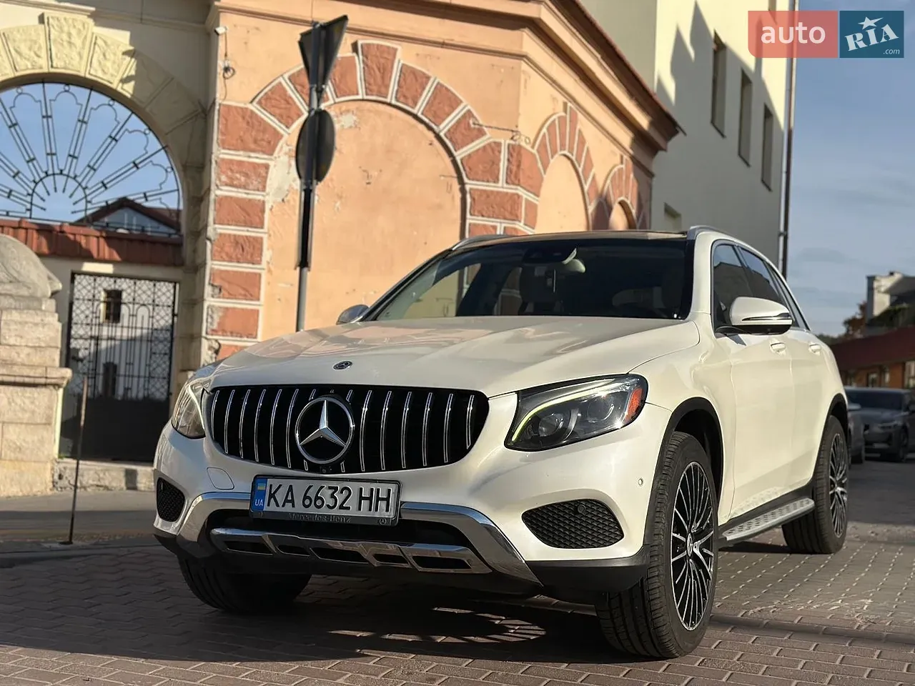 Mercedes-Benz Glc-Class 2017 photo 2