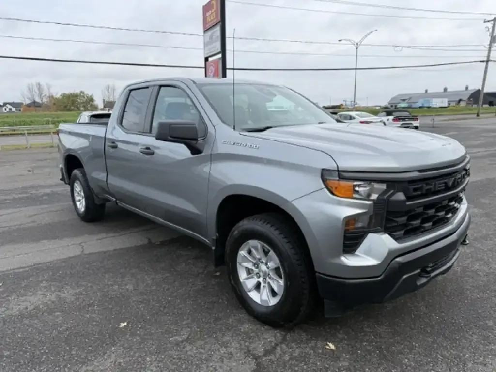Chevrolet Silverado 1500 2023 photo 3