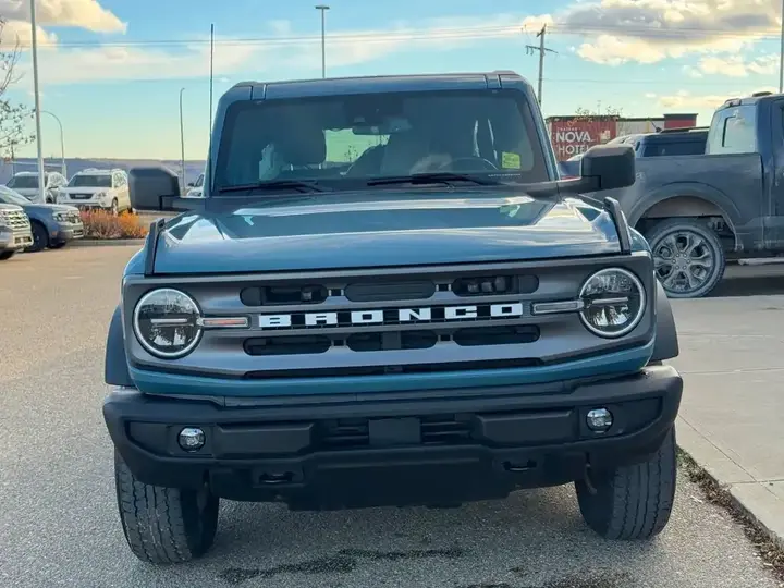 Ford Bronco 2022 photo 2