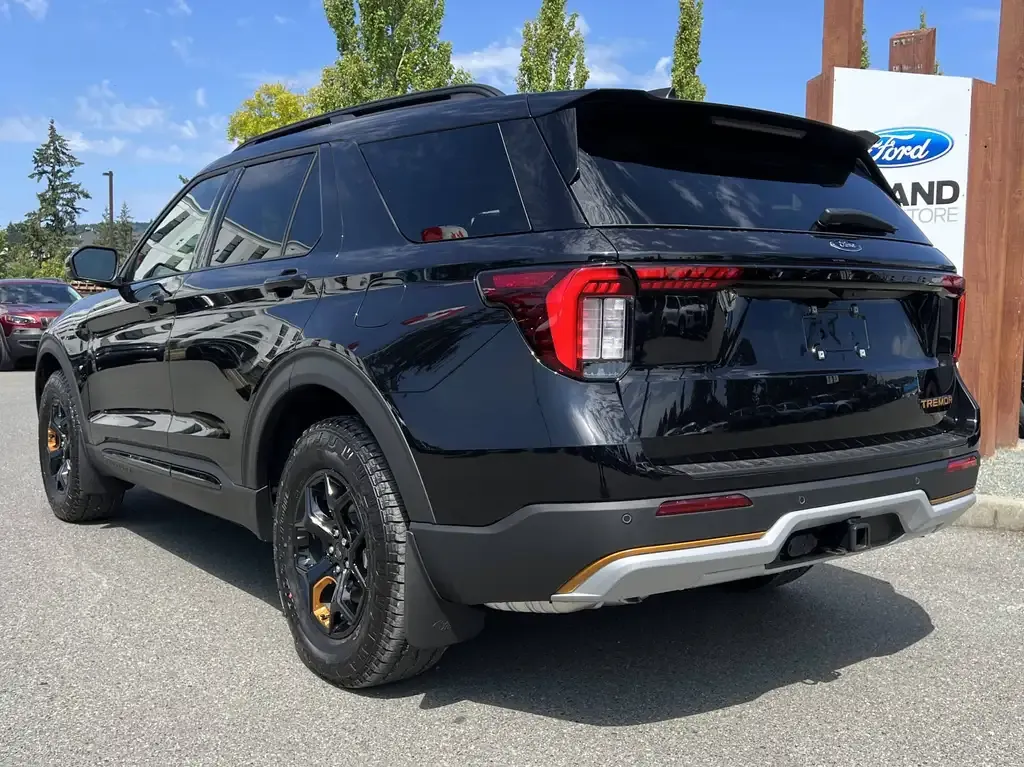 Ford Explorer 2026 photo 4
