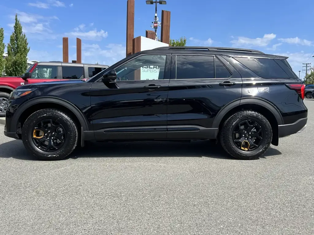 Ford Explorer 2026 photo 2