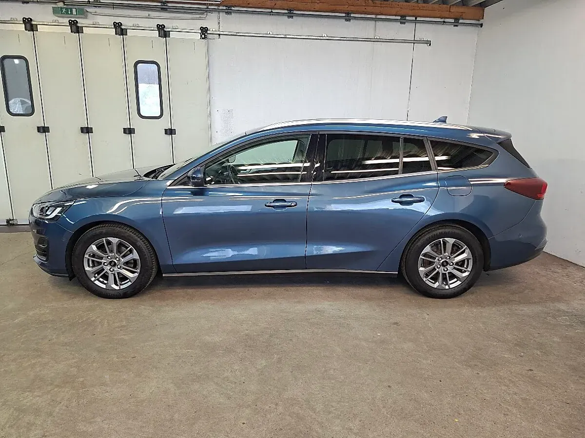 Ford Focus 2023 photo 2