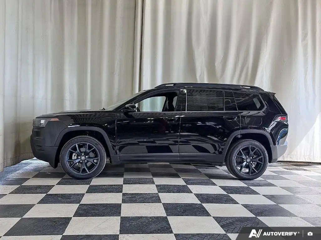 Jeep Cherokee 2026 photo 3