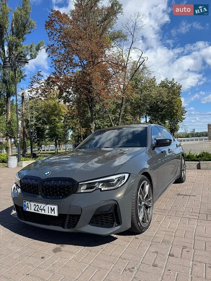 BMW 3 Series 2019 photo 2