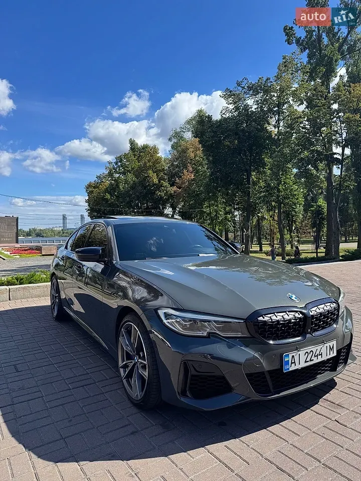 BMW 3 Series 2019 photo 3