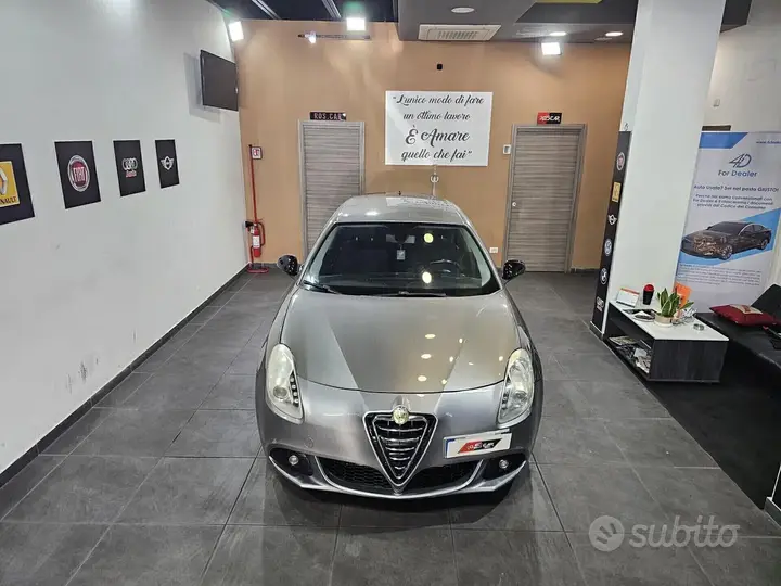 Alfa Romeo Giulietta 2013 photo 2