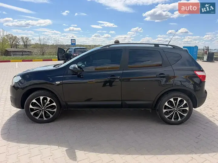 Nissan Qashqai 2013 photo 3