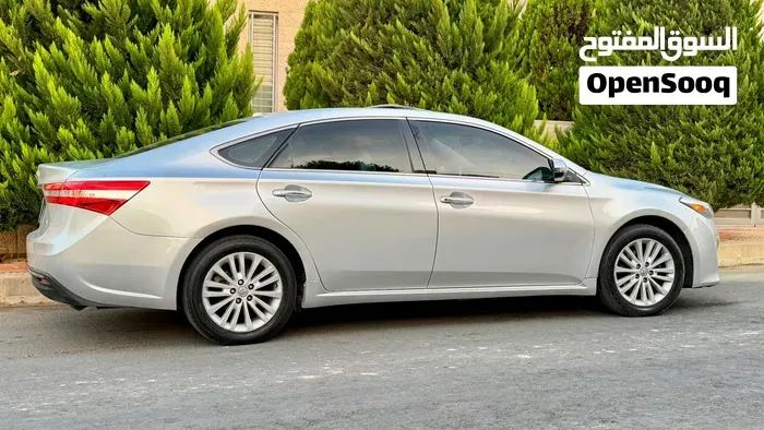 Toyota Avalon 2013 photo 2