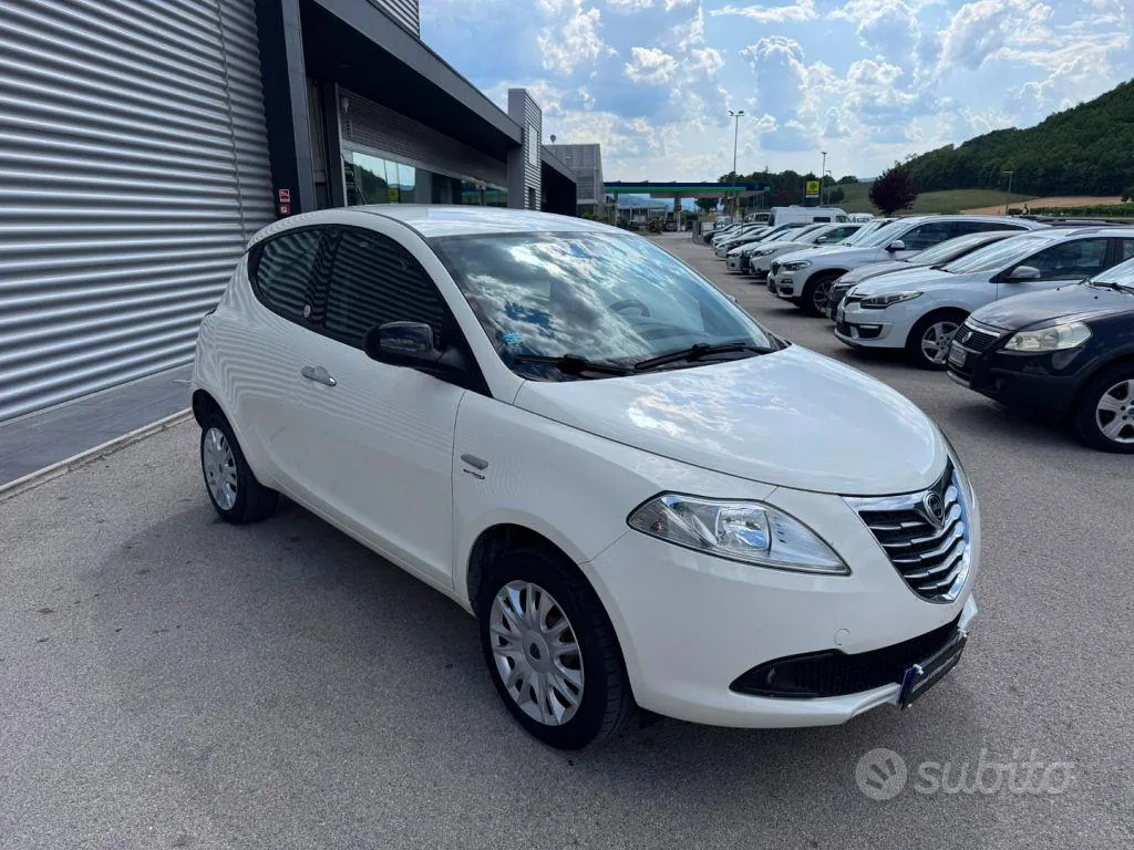 Lancia Ypsilon 2013 photo 3
