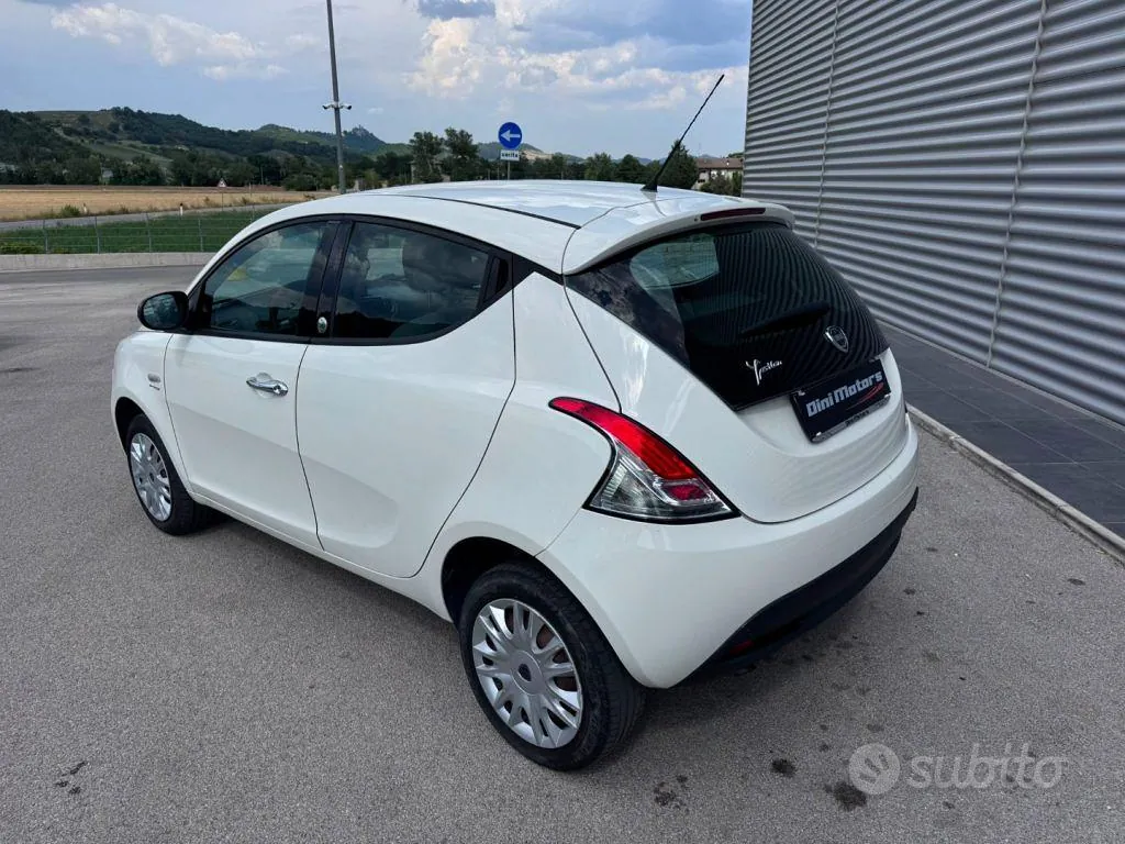 Lancia Ypsilon 2013 photo 5