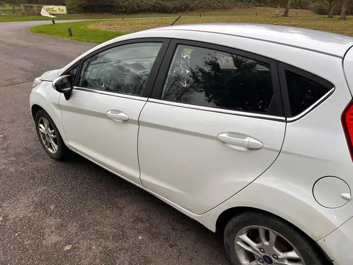 Ford Fiesta 2014 photo 5