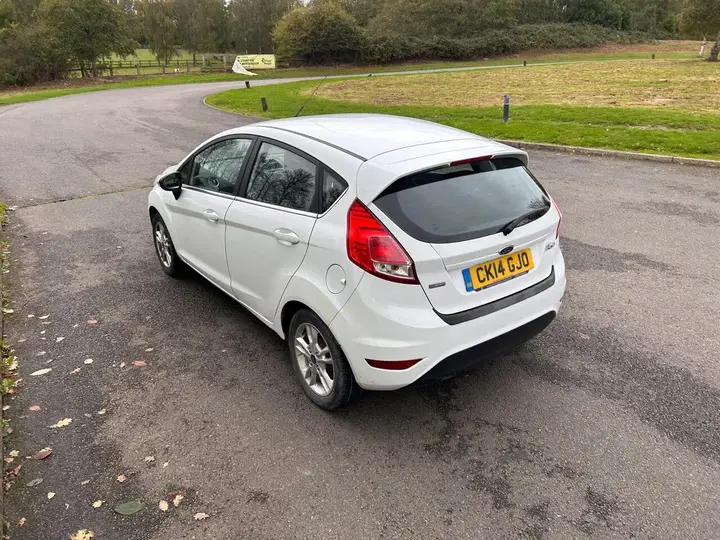 Ford Fiesta 2014 photo 4