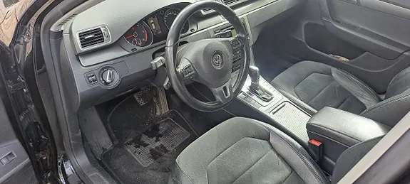 Volkswagen Passat 2011 photo 4