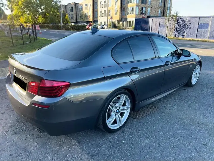 BMW 5 Series 2015 photo 5