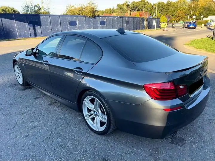 BMW 5 Series 2015 photo 4