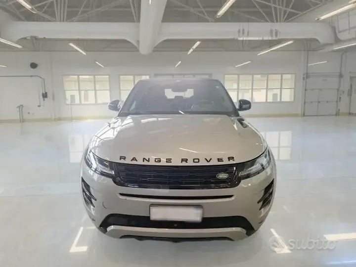 Land Rover Range Rover Evoque 2024 photo 2