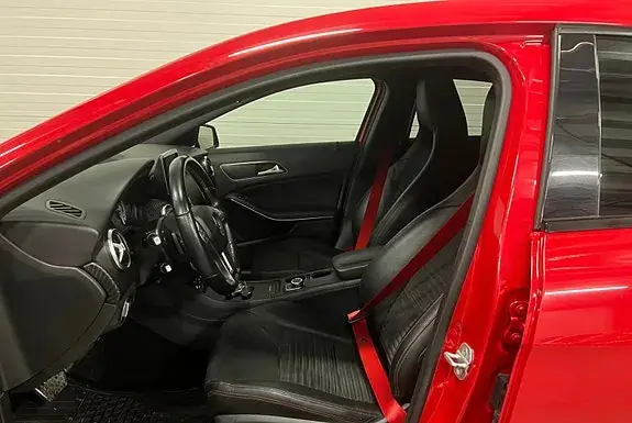 Mercedes-Benz A 200 D 2012 photo 5