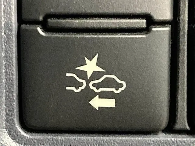Toyota Voxy 2016 photo 5