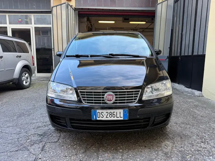 Fiat Idea 2008 photo 2