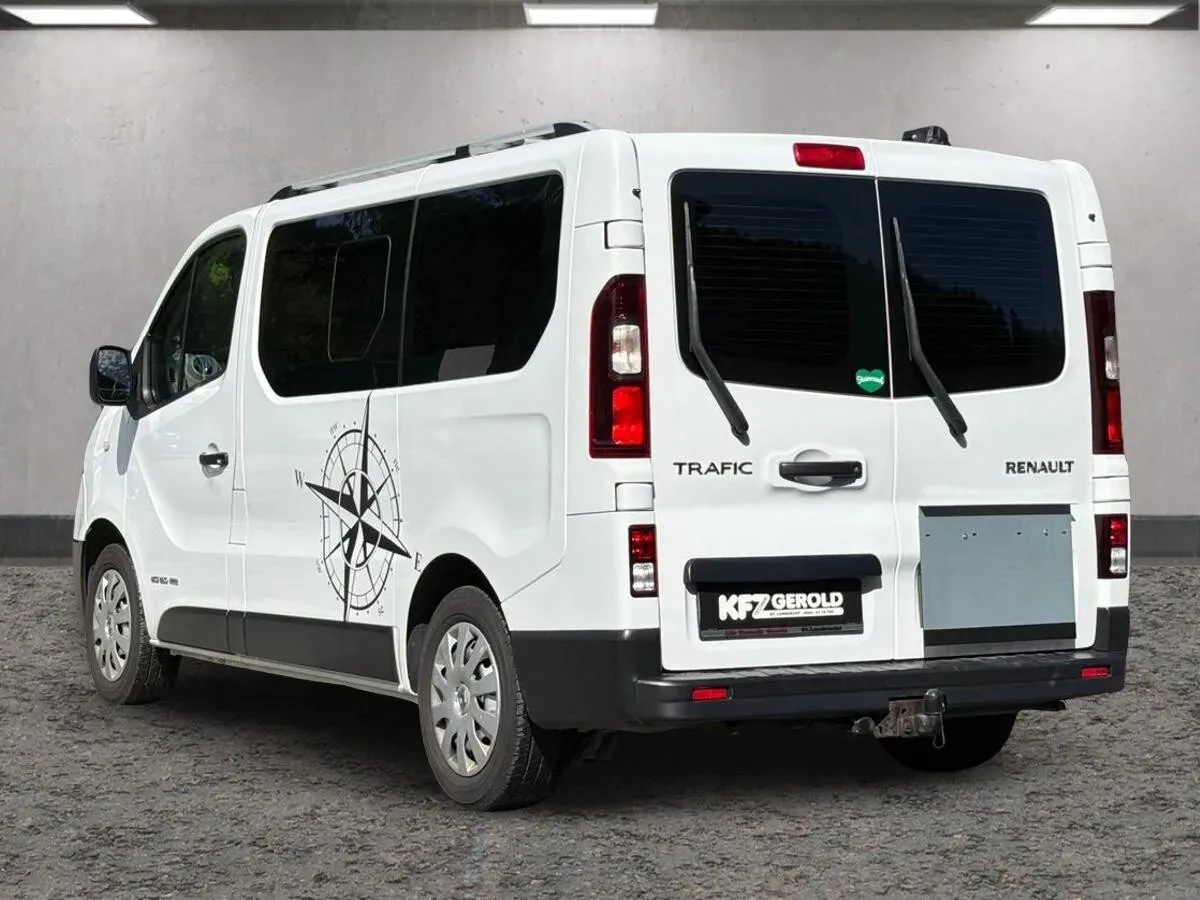 Renault Trafic 2015 photo 3