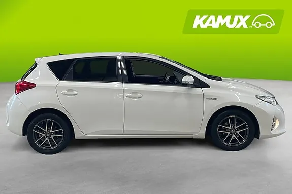 Toyota Auris 2015 photo 2
