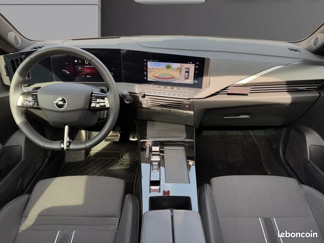 Opel Astra 2024 photo 2