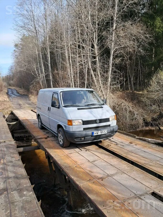 Volkswagen T4 1999 photo 3